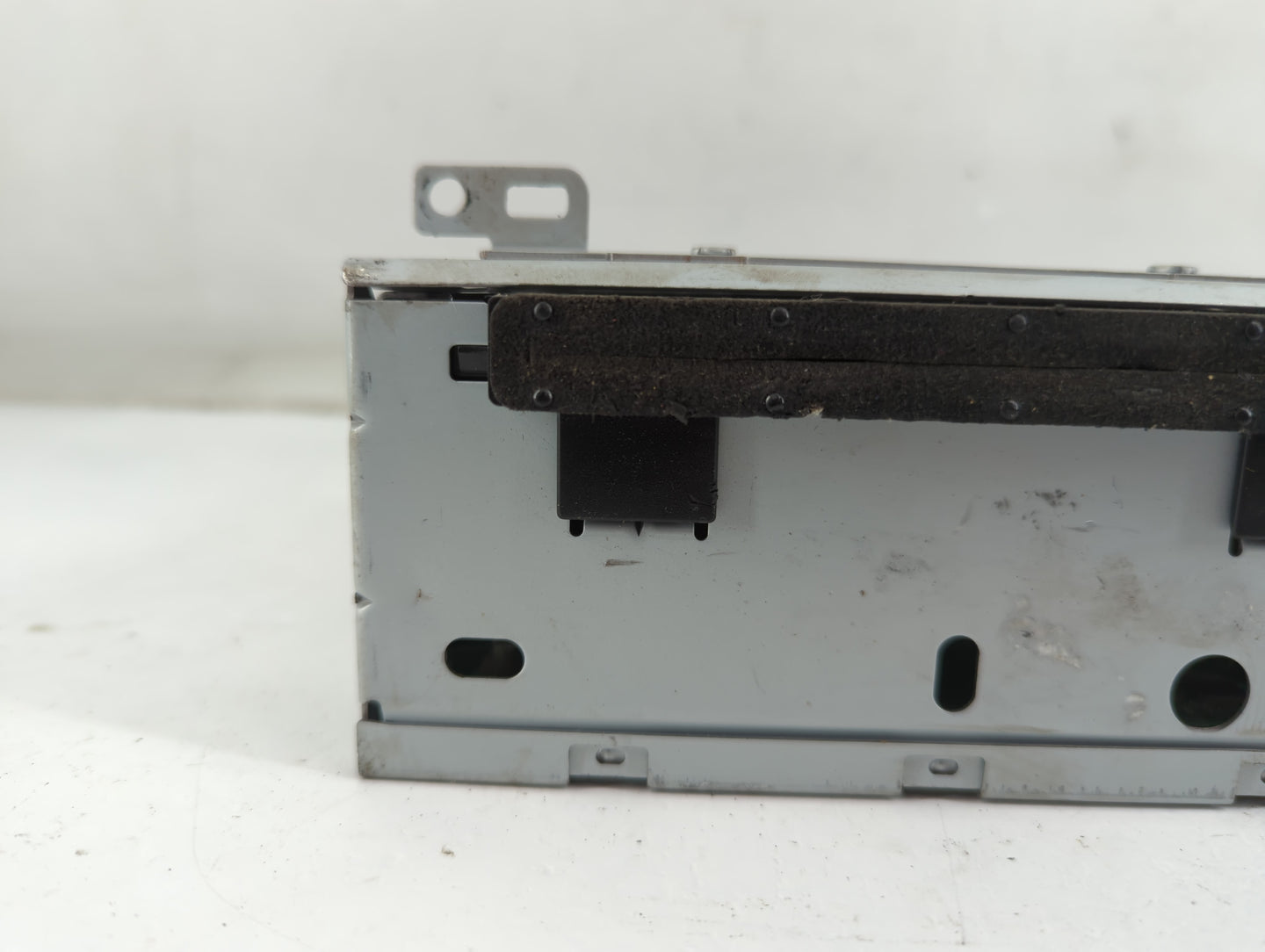 2017-2018 Ford Focus Radio AM FM Cd Player Receiver Replacement P/N:FM5T-19C107-JG Fits Fits 2017 2018 OEM Used Auto Parts - Oemusedautoparts1.com
