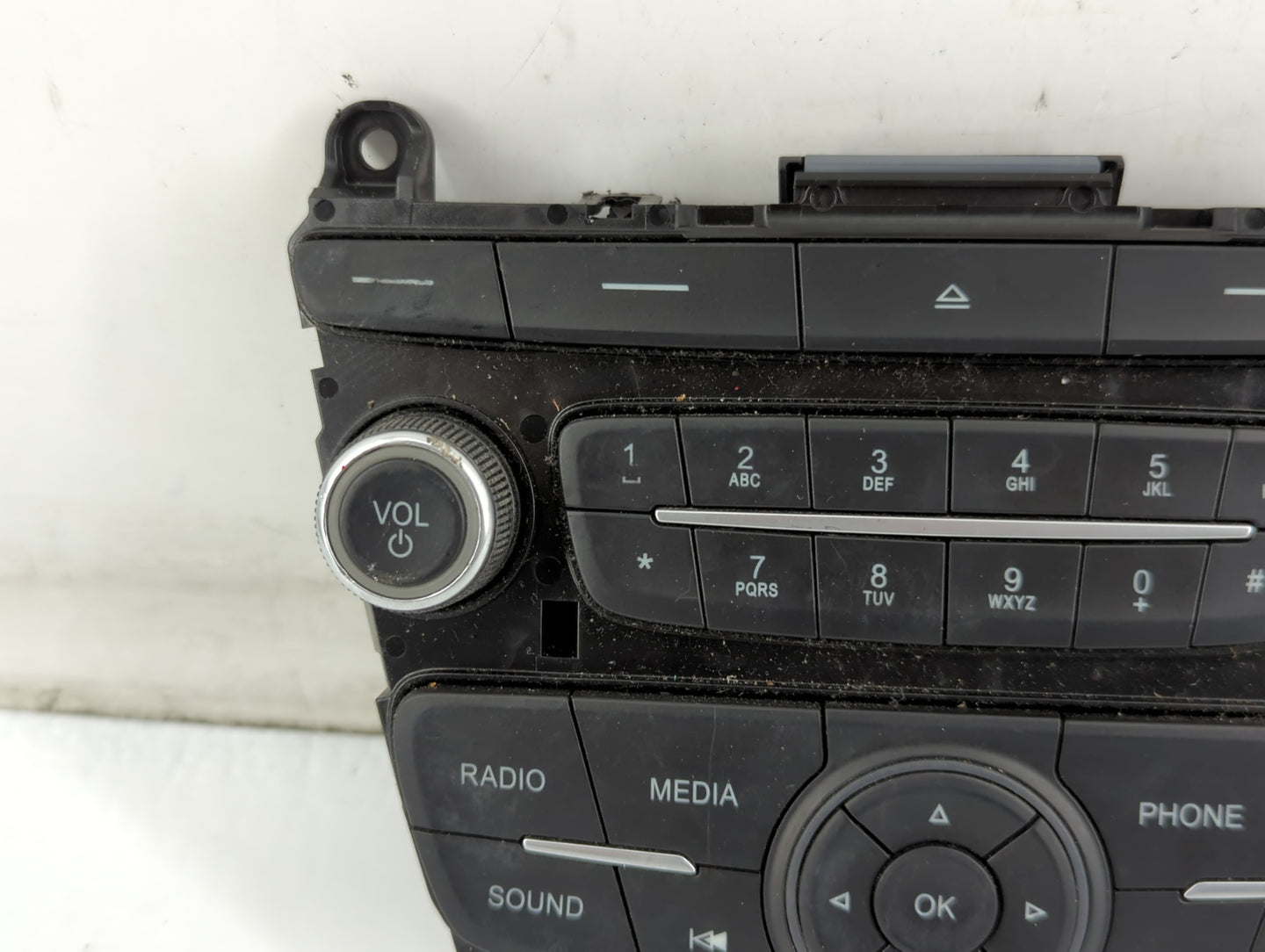 2017-2019 Ford Escape Radio AM FM Cd Player Receiver Replacement P/N:F1ET18K811LD Fits Fits 2015 2016 2017 2018 2019 OEM Used Auto Parts - Oemusedautoparts1.com