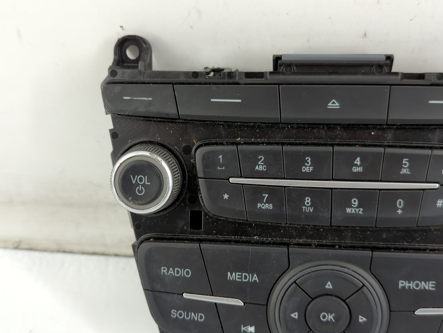 2017-2019 Ford Escape Radio AM FM Cd Player Receiver Replacement P/N:F1ET18K811LD Fits Fits 2015 2016 2017 2018 2019 OEM Used Auto Parts - Oemusedautoparts1.com