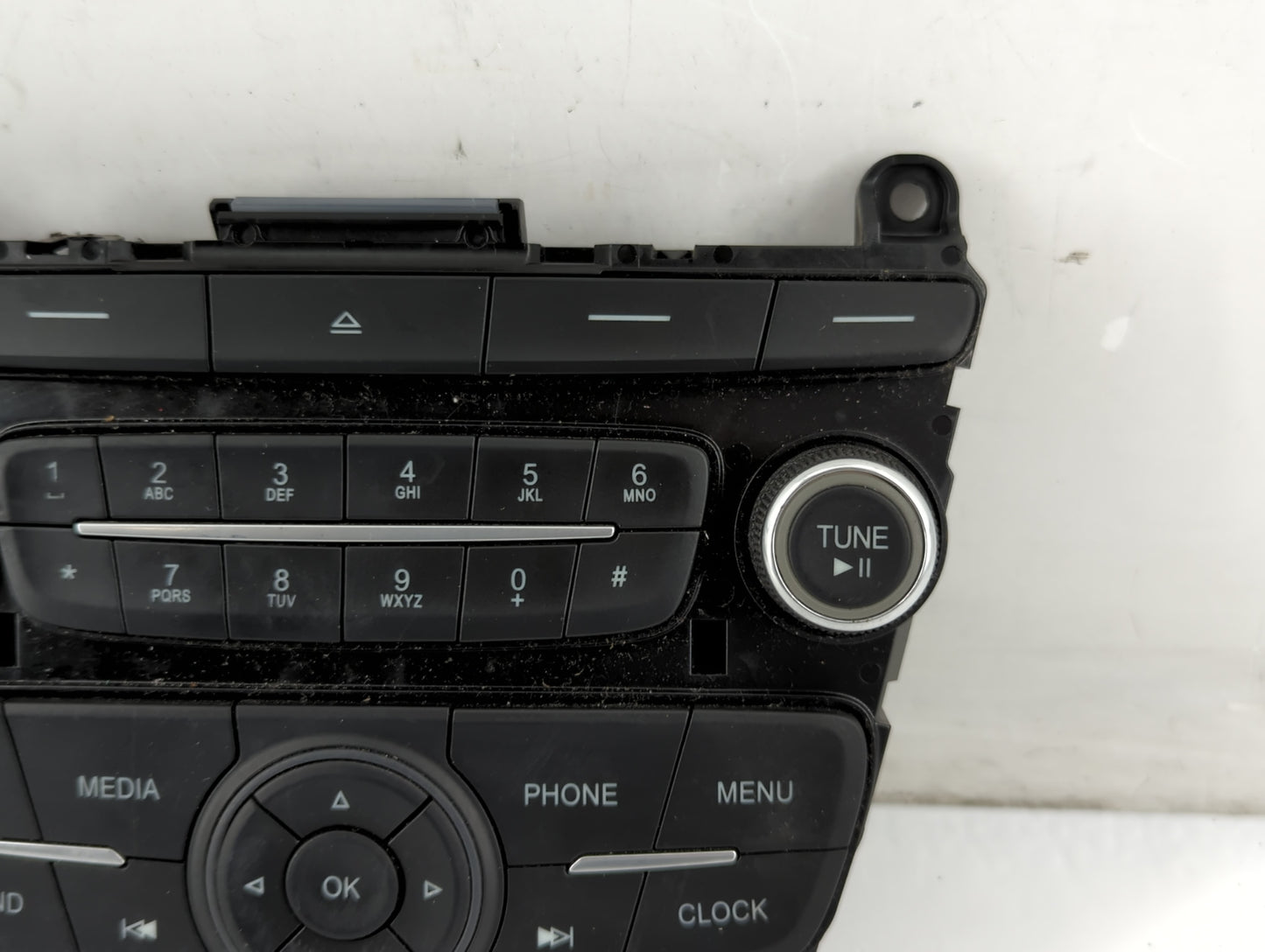 2017-2019 Ford Escape Radio AM FM Cd Player Receiver Replacement P/N:F1ET18K811LD Fits Fits 2015 2016 2017 2018 2019 OEM Used Auto Parts - Oemusedautoparts1.com