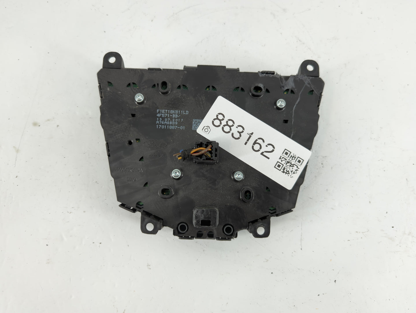 2017-2019 Ford Escape Radio AM FM Cd Player Receiver Replacement P/N:F1ET18K811LD Fits Fits 2015 2016 2017 2018 2019 OEM Used Auto Parts - Oemusedautoparts1.com