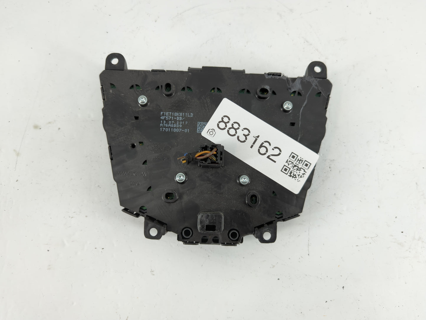 2017-2019 Ford Escape Radio AM FM Cd Player Receiver Replacement P/N:F1ET18K811LD Fits Fits 2015 2016 2017 2018 2019 OEM Used Auto Parts - Oemusedautoparts1.com