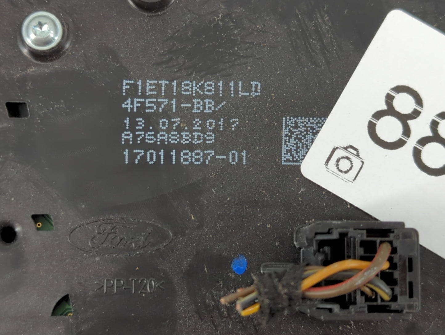 2017-2019 Ford Escape Radio AM FM Cd Player Receiver Replacement P/N:F1ET18K811LD Fits Fits 2015 2016 2017 2018 2019 OEM Used Auto Parts - Oemusedautoparts1.com