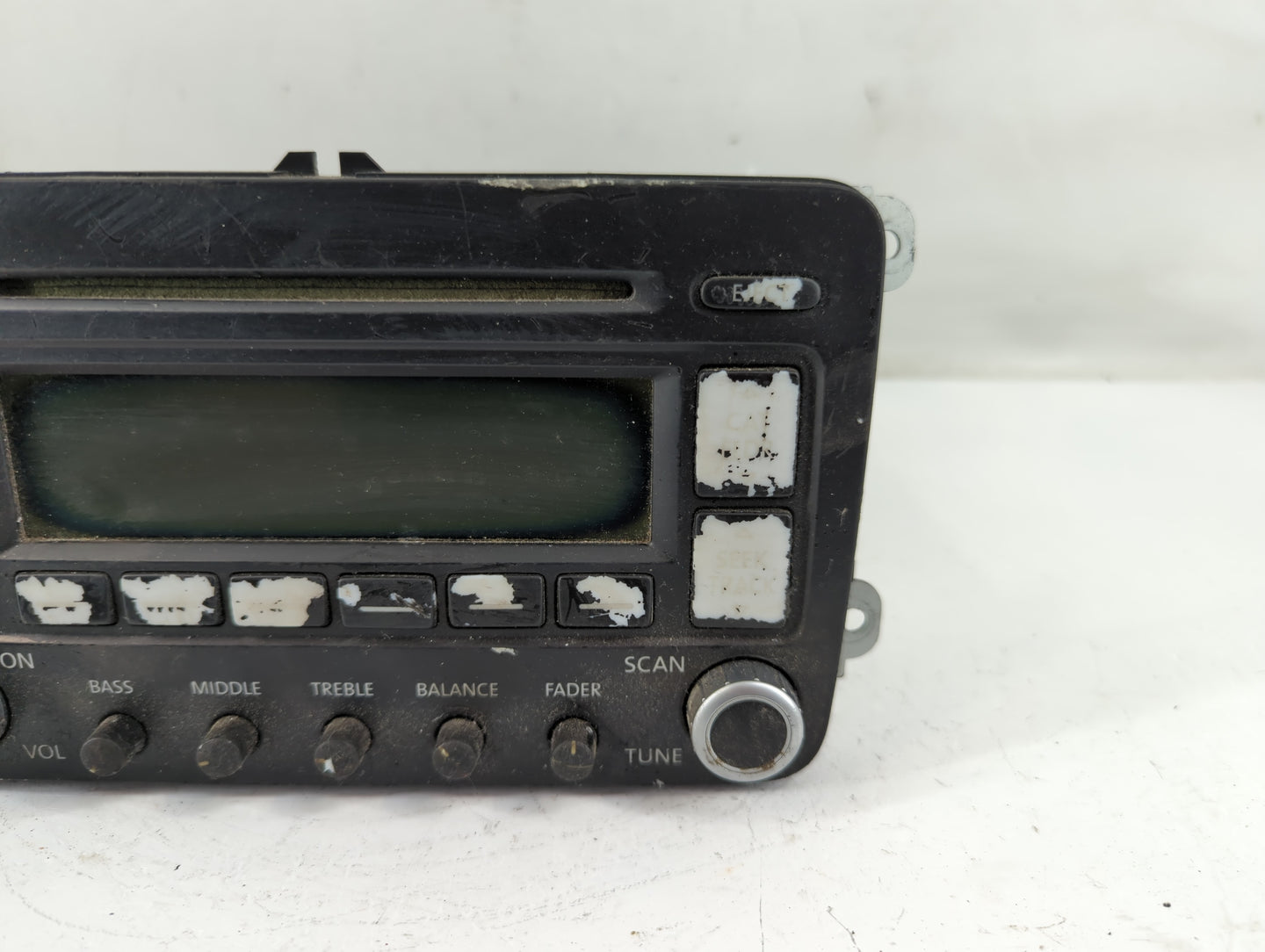 2005-2007 Volkswagen Jetta Radio AM FM Cd Player Receiver Replacement P/N:28032728 Fits Fits 2005 2006 2007 2008 2009 OEM Used Auto Parts - Oemusedautoparts1.com