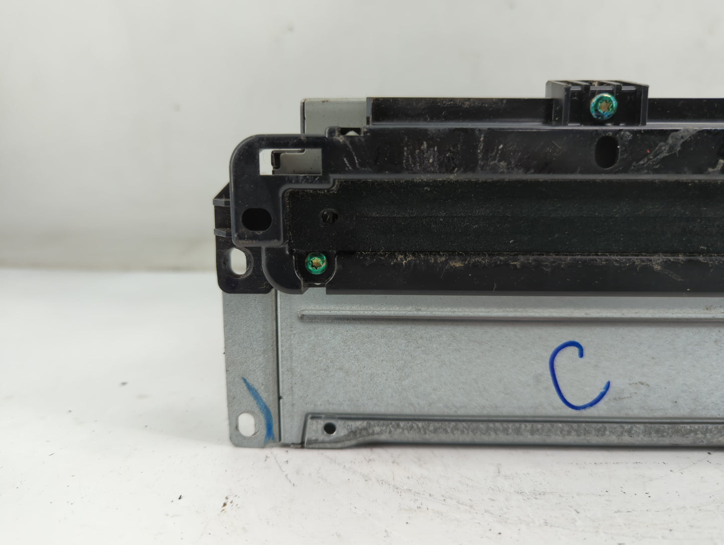 2012 Dodge Journey Radio AM FM Cd Player Receiver Replacement P/N:P05091102AG Fits OEM Used Auto Parts - Oemusedautoparts1.com