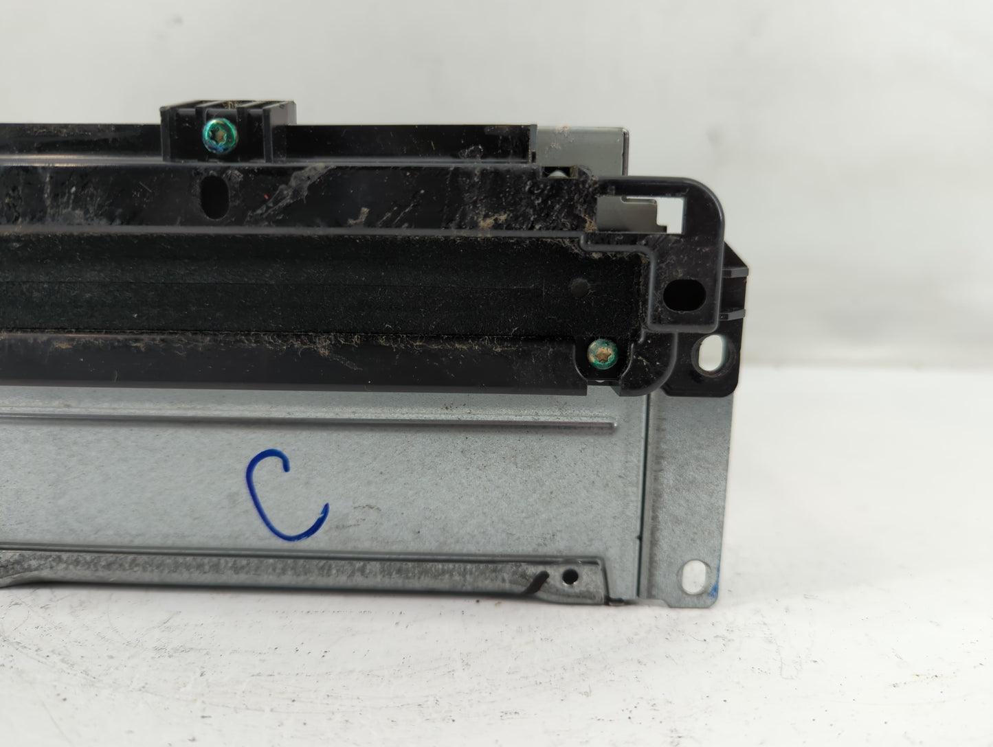 2012 Dodge Journey Radio AM FM Cd Player Receiver Replacement P/N:P05091102AG Fits OEM Used Auto Parts - Oemusedautoparts1.com