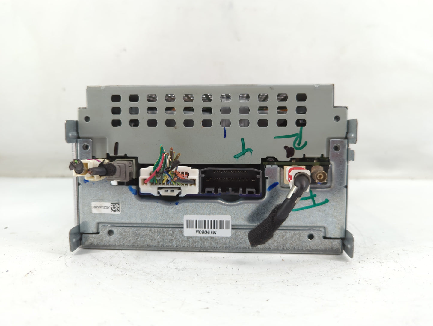 2012 Dodge Journey Radio AM FM Cd Player Receiver Replacement P/N:P05091102AG Fits OEM Used Auto Parts - Oemusedautoparts1.com