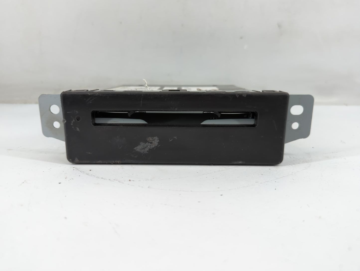 2016-2019 Chevrolet Silverado 1500 Radio AM FM Cd Player Receiver Replacement P/N:84016435 Fits Fits 2016 2017 2018 2019 2020 OEM Used Auto Parts - Oemusedautoparts1.com