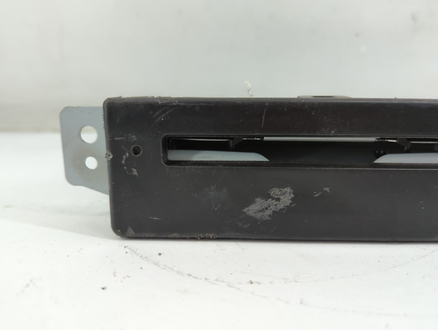 2016-2019 Chevrolet Silverado 1500 Radio AM FM Cd Player Receiver Replacement P/N:84016435 Fits Fits 2016 2017 2018 2019 2020 OEM Used Auto Parts - Oemusedautoparts1.com