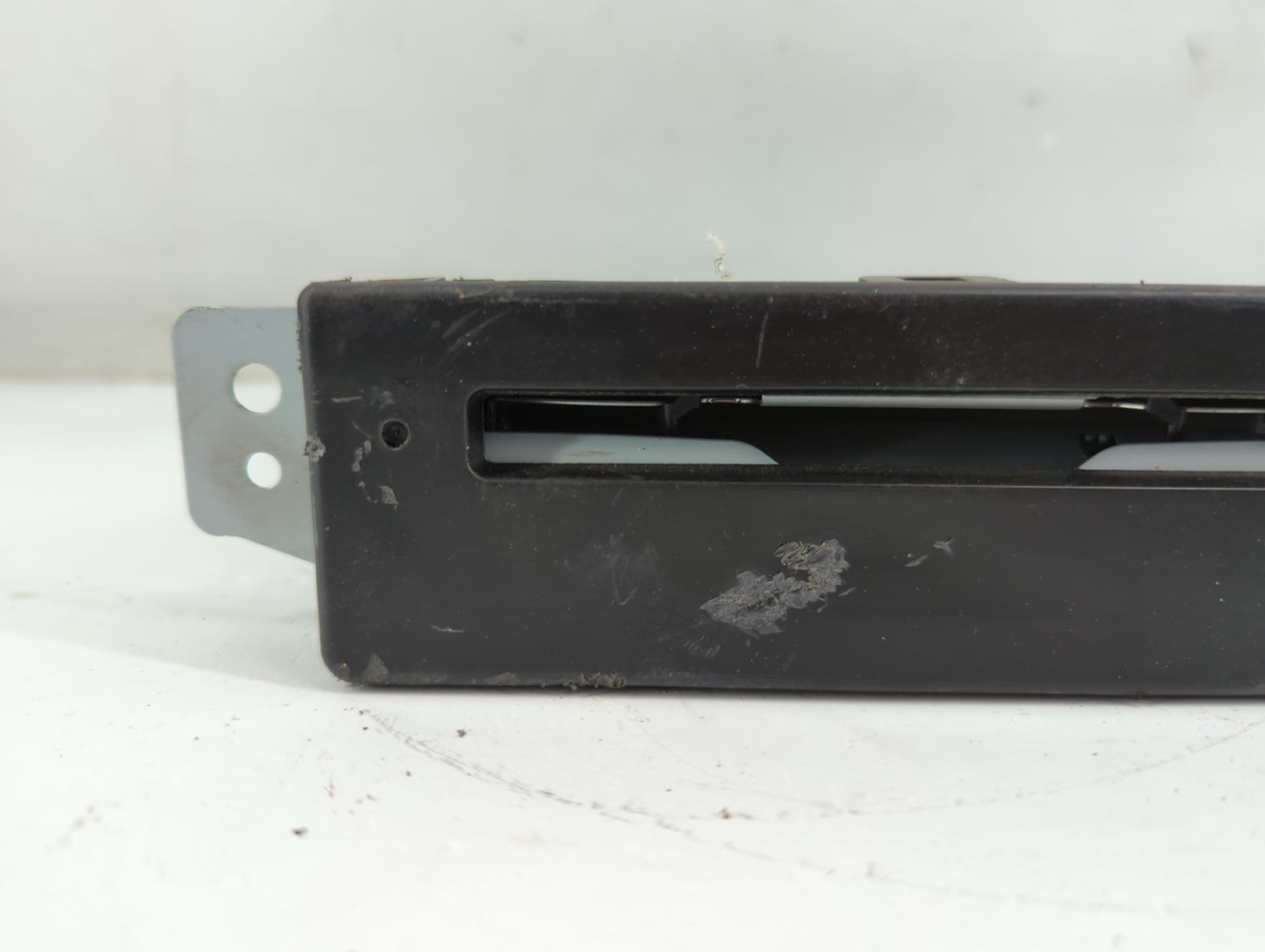 2016-2019 Chevrolet Silverado 1500 Radio AM FM Cd Player Receiver Replacement P/N:84016435 Fits Fits 2016 2017 2018 2019 2020 OEM Used Auto Parts - Oemusedautoparts1.com