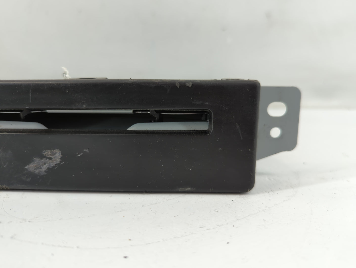 2016-2019 Chevrolet Silverado 1500 Radio AM FM Cd Player Receiver Replacement P/N:84016435 Fits Fits 2016 2017 2018 2019 2020 OEM Used Auto Parts - Oemusedautoparts1.com