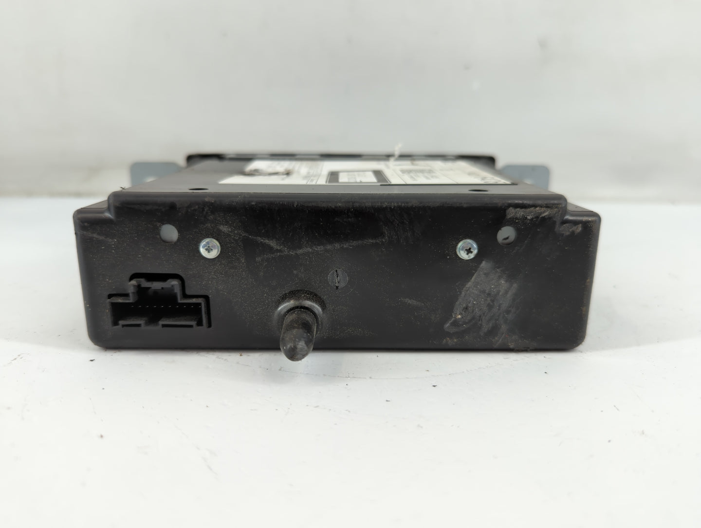 2016-2019 Chevrolet Silverado 1500 Radio AM FM Cd Player Receiver Replacement P/N:84016435 Fits Fits 2016 2017 2018 2019 2020 OEM Used Auto Parts - Oemusedautoparts1.com