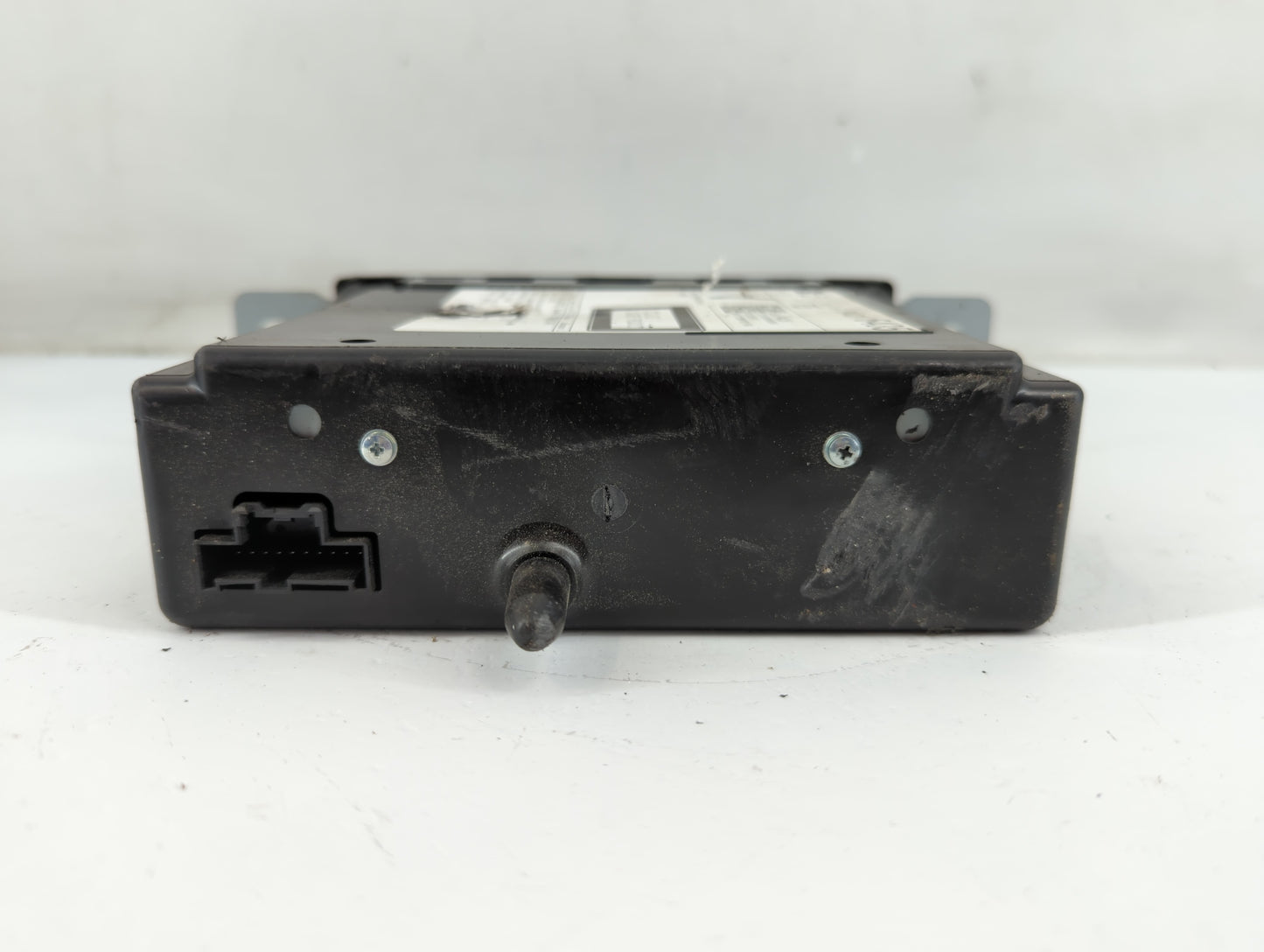 2016-2019 Chevrolet Silverado 1500 Radio AM FM Cd Player Receiver Replacement P/N:84016435 Fits Fits 2016 2017 2018 2019 2020 OEM Used Auto Parts - Oemusedautoparts1.com