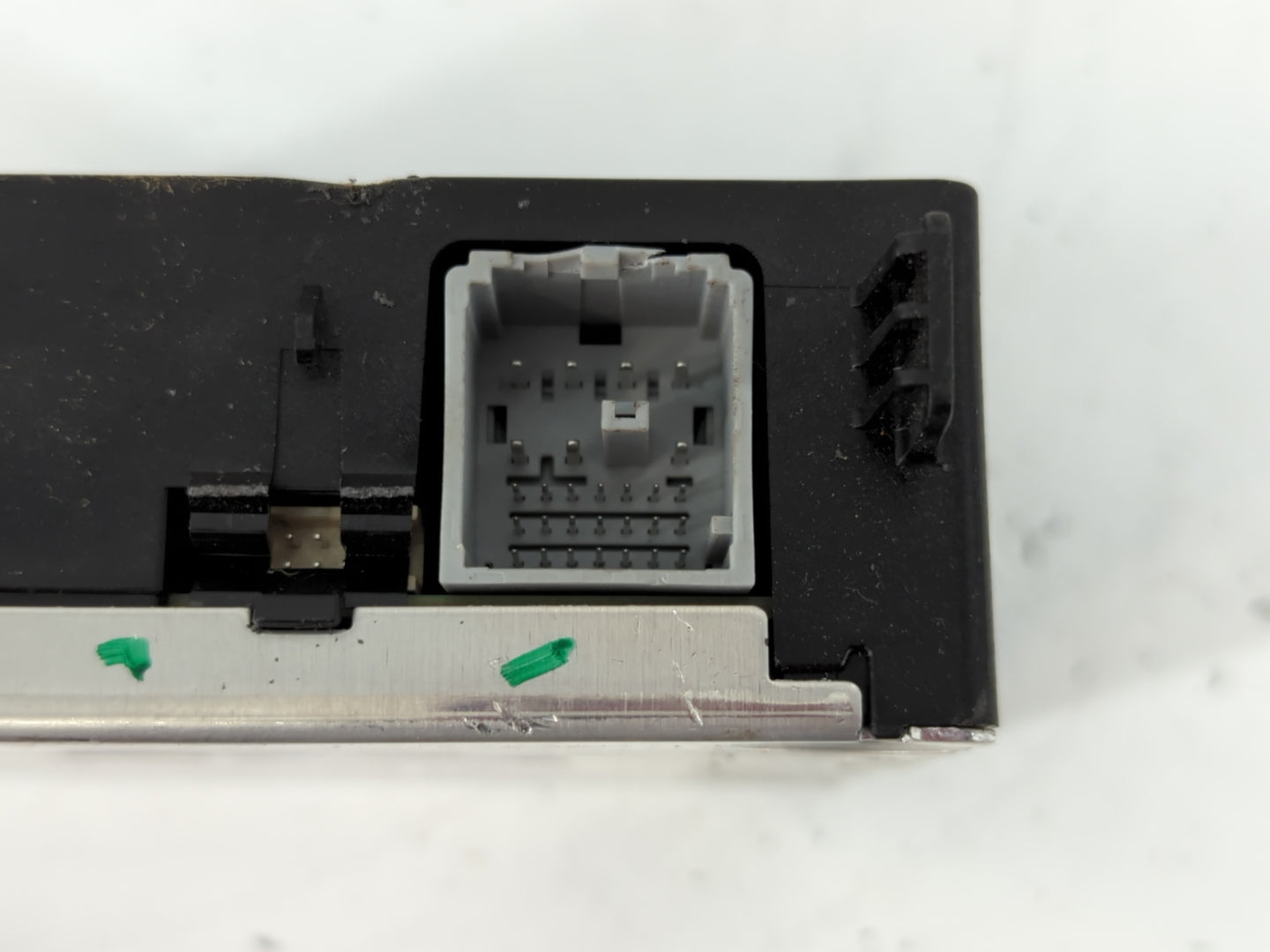2020-2022 Chevrolet Equinox Radio AM FM Cd Player Receiver Replacement Fits Fits 2020 2021 2022 OEM Used Auto Parts - Oemusedautoparts1.com