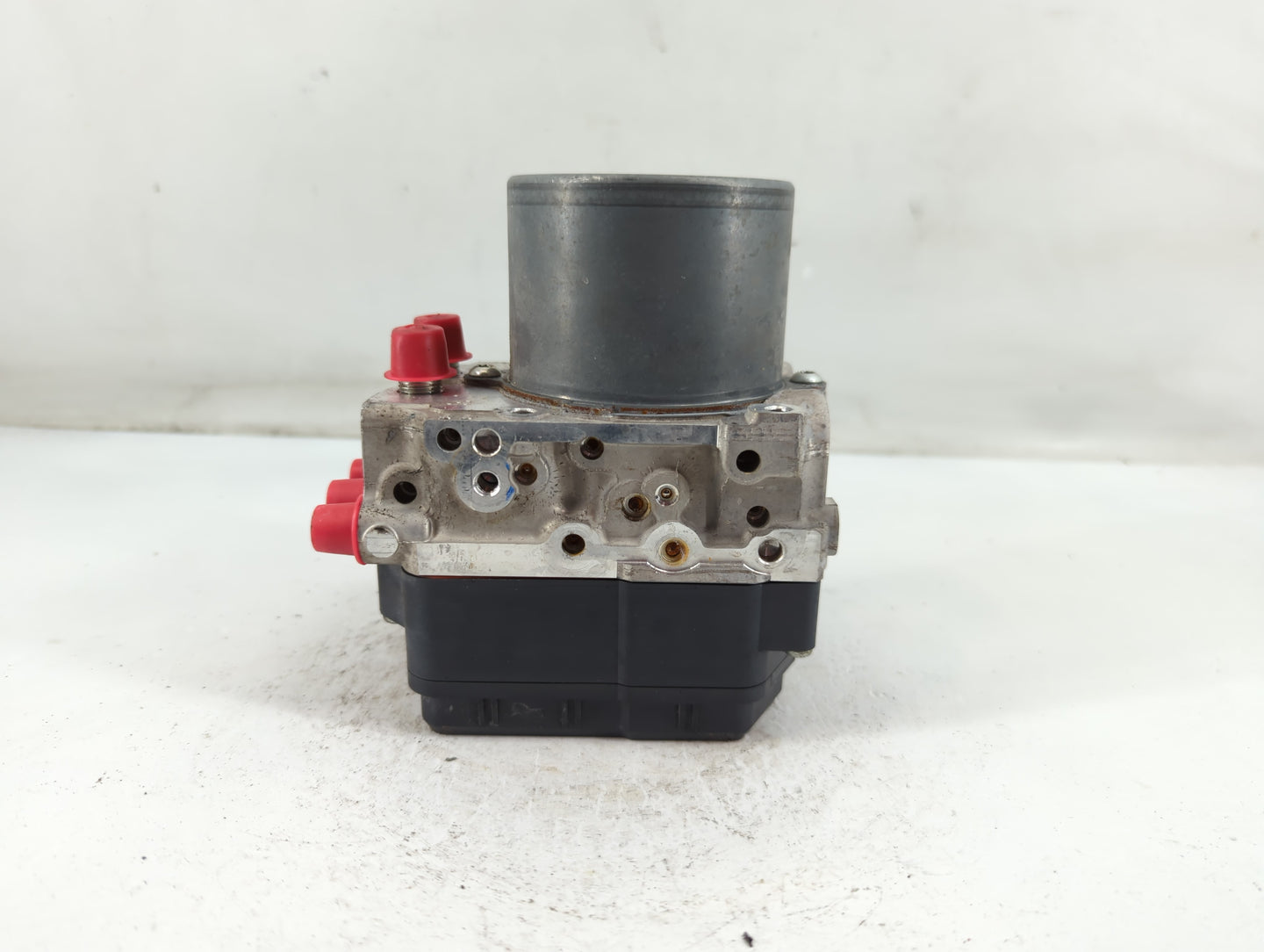 2016-2017 Infiniti Q50 ABS Pump Control Module Replacement P/N:133000-0782 47660 4GH0A Fits Fits 2016 2017 OEM Used Auto Parts - Oemusedautoparts1.com