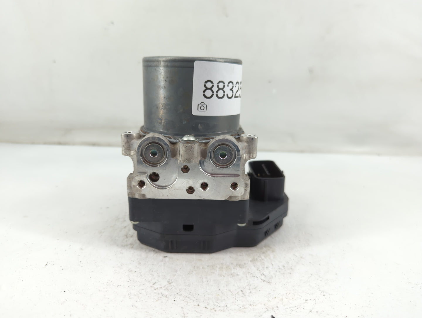 2016-2017 Infiniti Q50 ABS Pump Control Module Replacement P/N:133000-0782 47660 4GH0A Fits Fits 2016 2017 OEM Used Auto Parts - Oemusedautoparts1.com