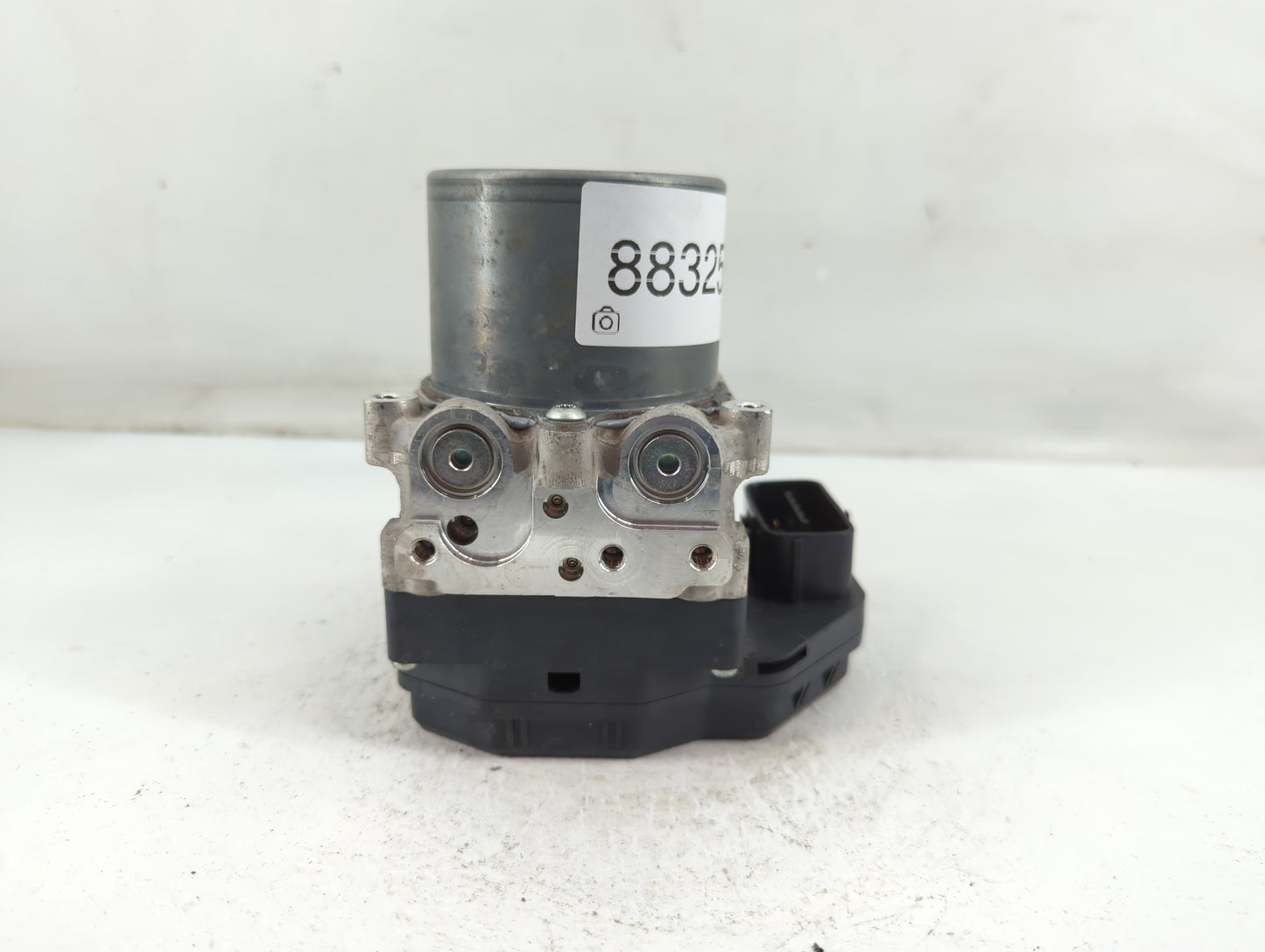 2016-2017 Infiniti Q50 ABS Pump Control Module Replacement P/N:133000-0782 47660 4GH0A Fits Fits 2016 2017 OEM Used Auto Parts - Oemusedautoparts1.com