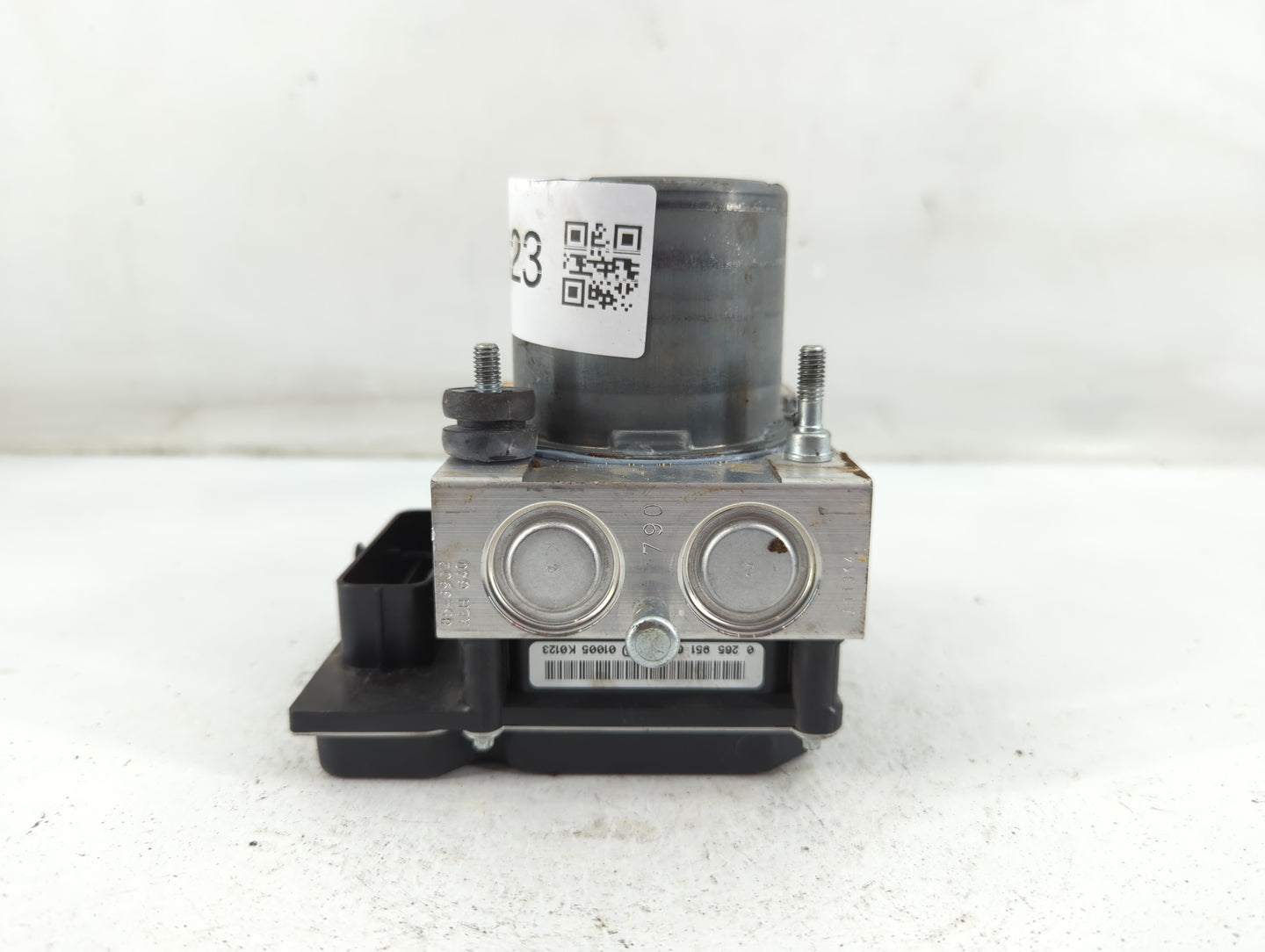 2010-2011 Land Rover Range Rover Sport ABS Pump Control Module Replacement P/N:0 265 236 276 Fits Fits 2010 2011 2012 OEM Used Auto Parts - Oemusedautoparts1.com