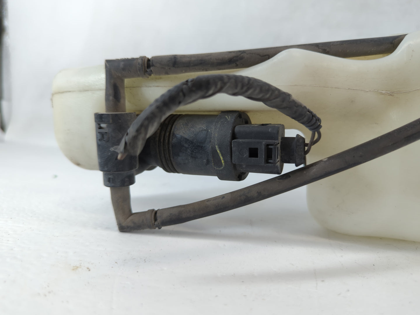 Jeep Compass Windshield Washer Fluid Reservoir Bottle Oem - Oemusedautoparts1.com