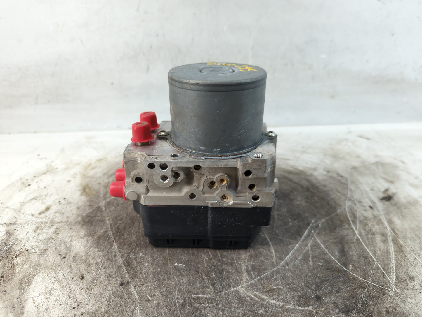 2016-2017 Infiniti Q50 ABS Pump Control Module Replacement P/N:47660 4GK1A 133000-0812 Fits Fits 2016 2017 OEM Used Auto Parts - Oemusedautoparts1.com