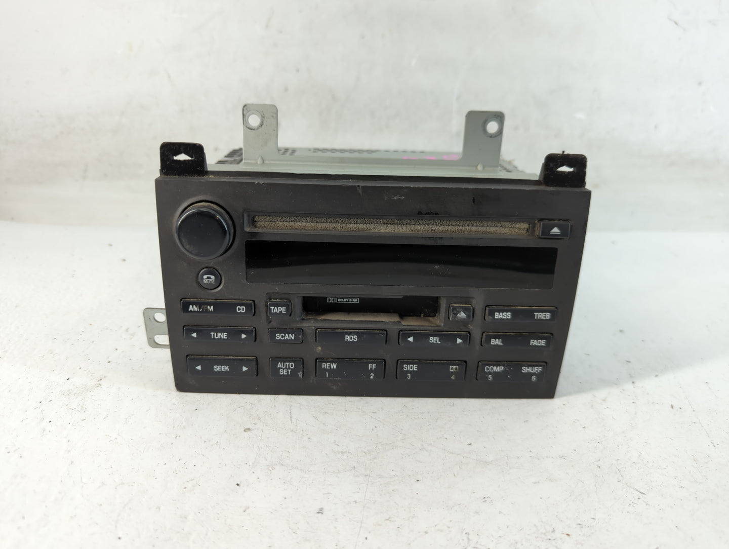 2003-2005 Lincoln Town Car Radio Control Panel - Oemusedautoparts1.com