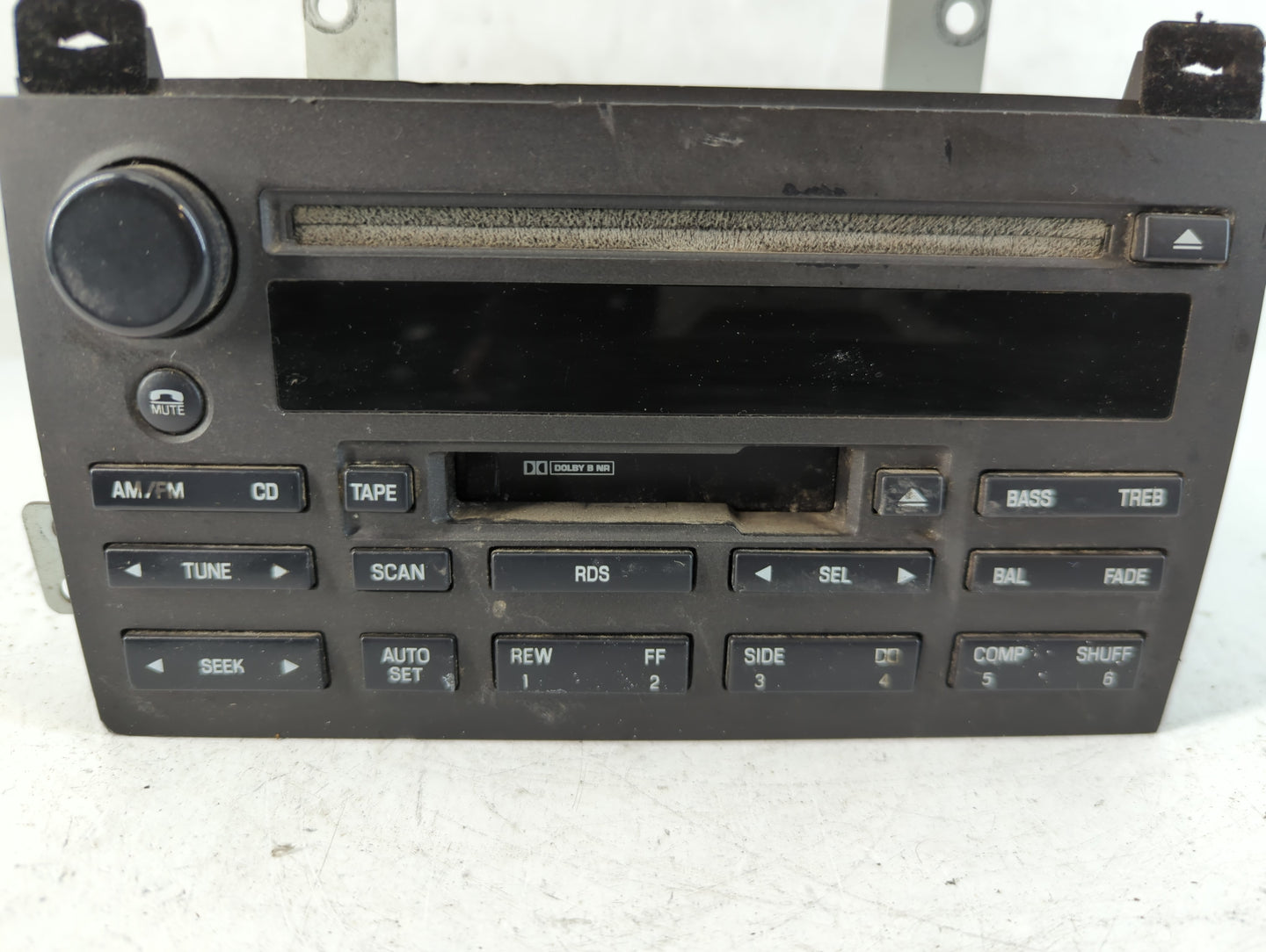 2003-2005 Lincoln Town Car Radio Control Panel - Oemusedautoparts1.com