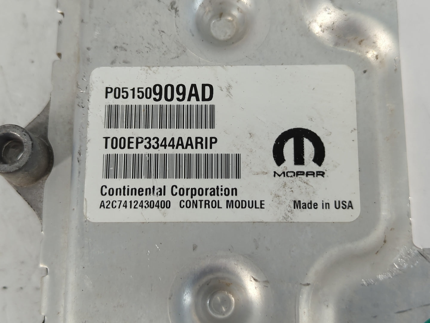 2001-2002 Ford Focus PCM Engine Control Computer ECU ECM PCU OEM P/N:P68229520AE P05150909AD Fits Fits 2001 2002 OEM Used Auto Parts - Oemusedautoparts1.com