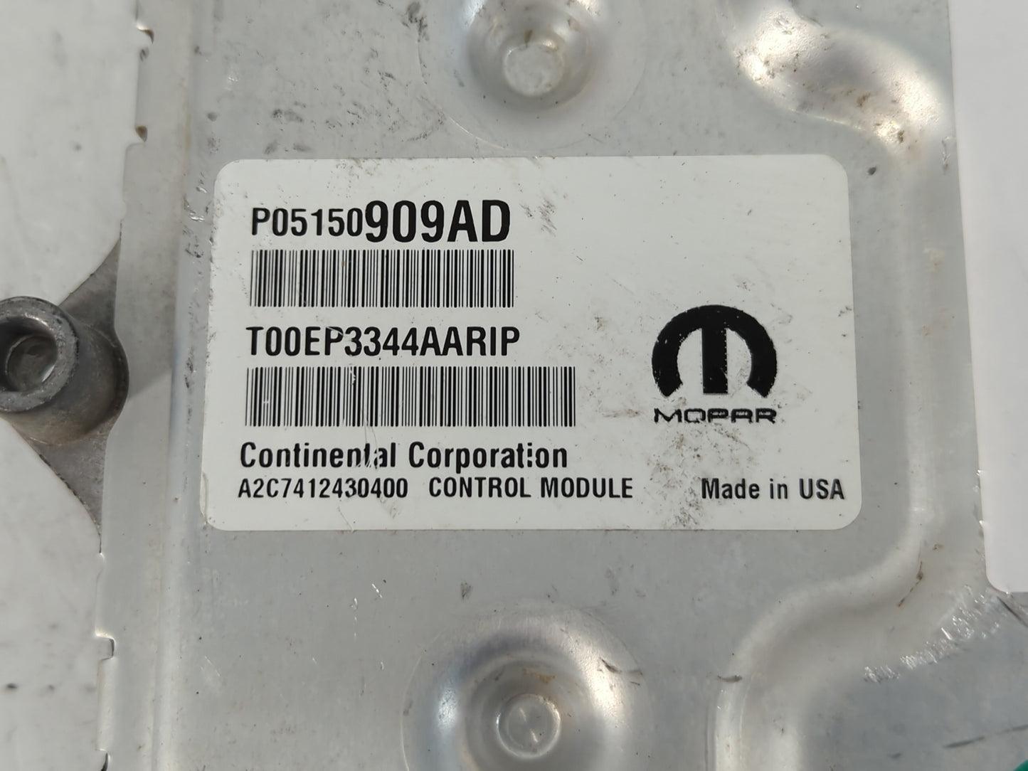 2001-2002 Ford Focus PCM Engine Control Computer ECU ECM PCU OEM P/N:P68229520AE P05150909AD Fits Fits 2001 2002 OEM Used Auto Parts - Oemusedautoparts1.com