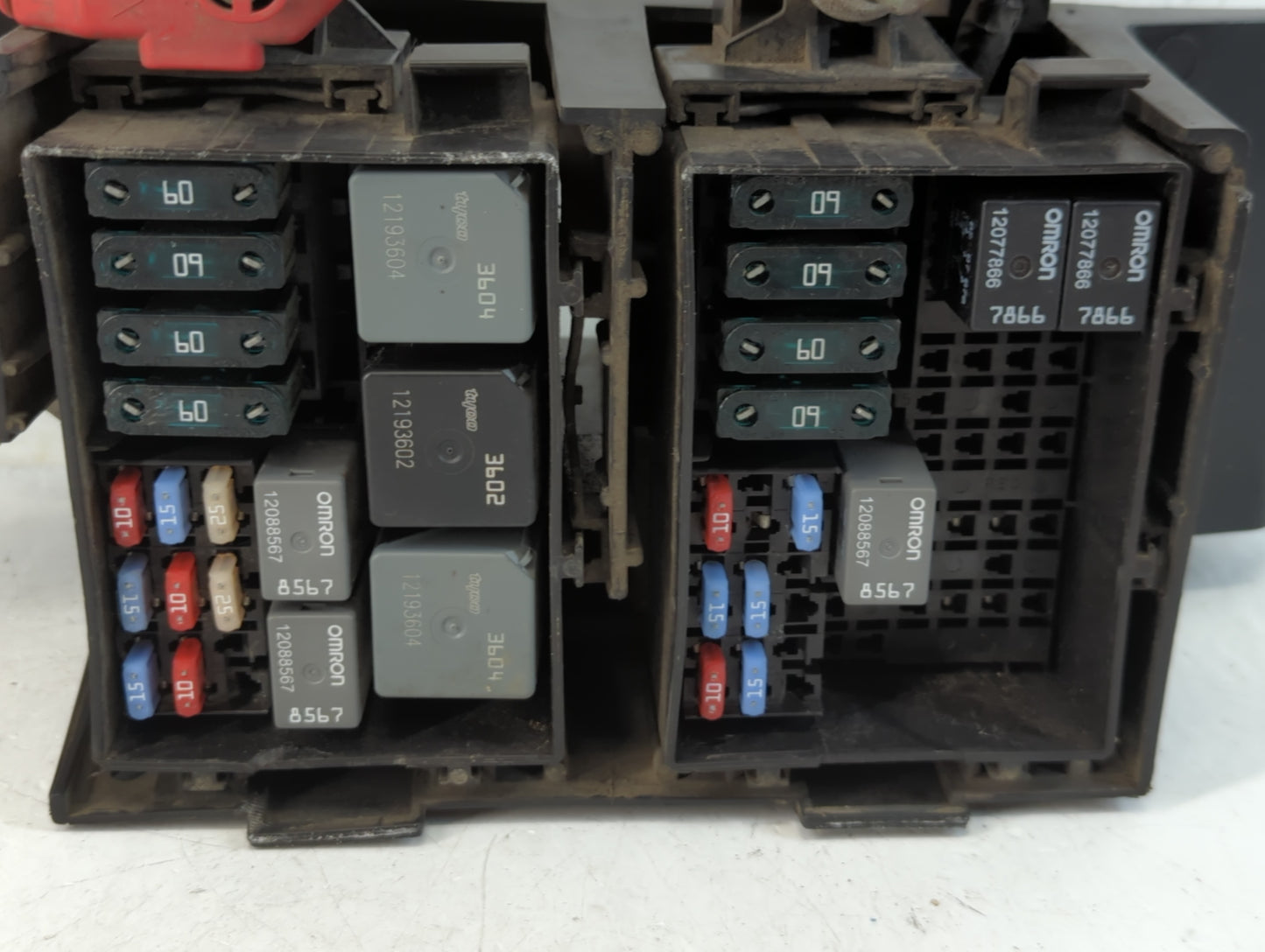 2003 Mercury Montego Fusebox Fuse Box Panel Relay Module Fits OEM Used Auto Parts - Oemusedautoparts1.com