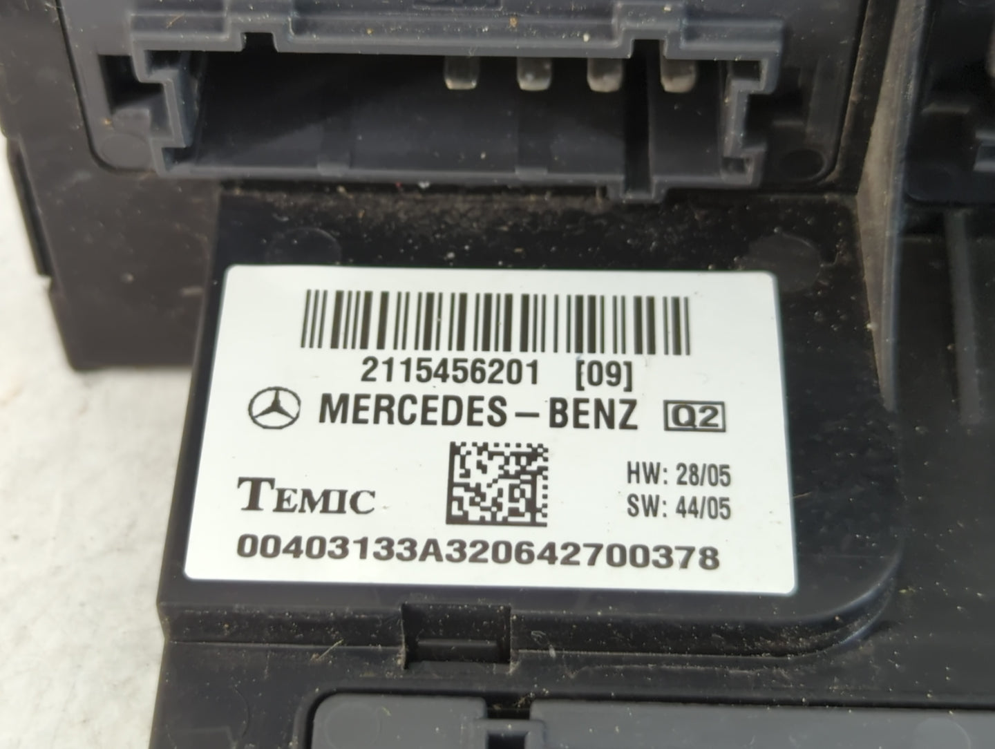 2007 Mercedes-Benz Eclass PCM Engine Control Computer ECU ECM PCU OEM P/N:2115456201 Fits Fits 2008 OEM Used Auto Parts - Oemusedautoparts1.com