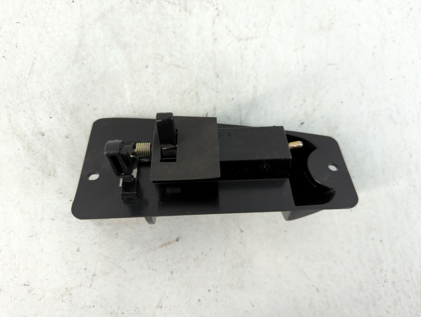 2004 Chevrolet Silverado 1500 Drivers Side Inside Front Door Handle Oem - Oemusedautoparts1.com