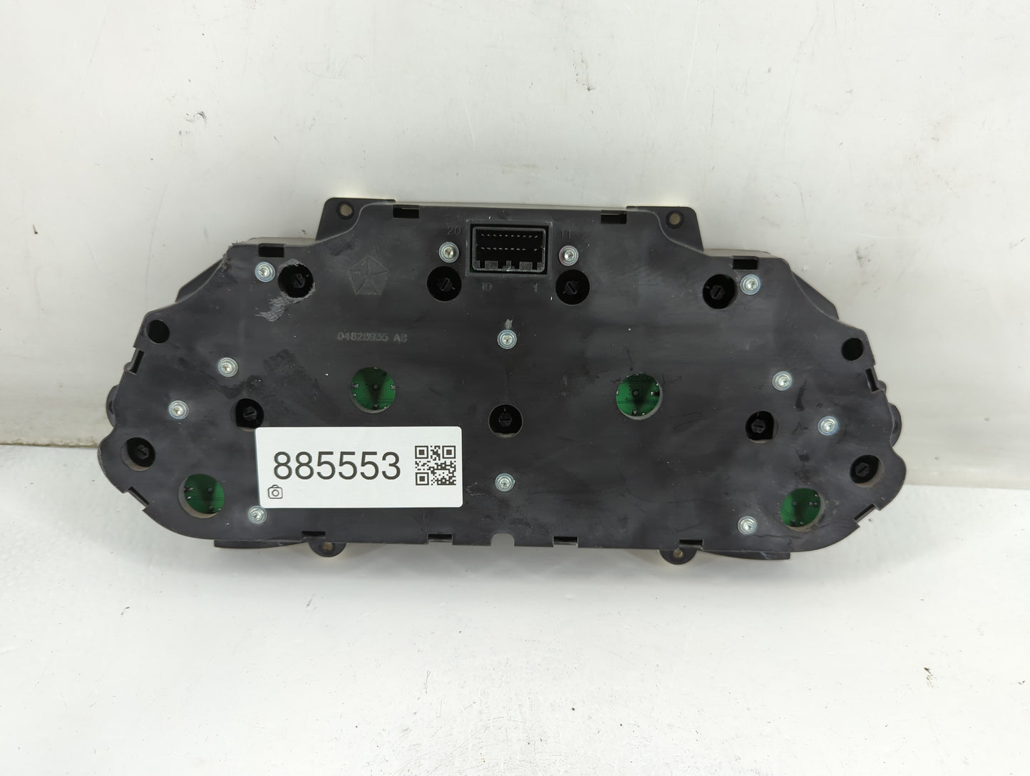 2004 Jeep Cherokee Instrument Cluster Speedometer Gauges P/N:04828935AB Fits OEM Used Auto Parts