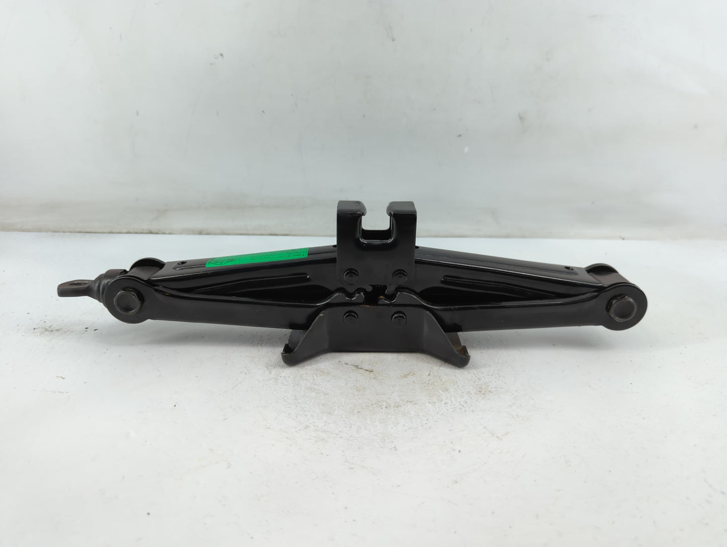 2006 Hyundai Sonata Spare Scissor Car Jack - Oemusedautoparts1.com