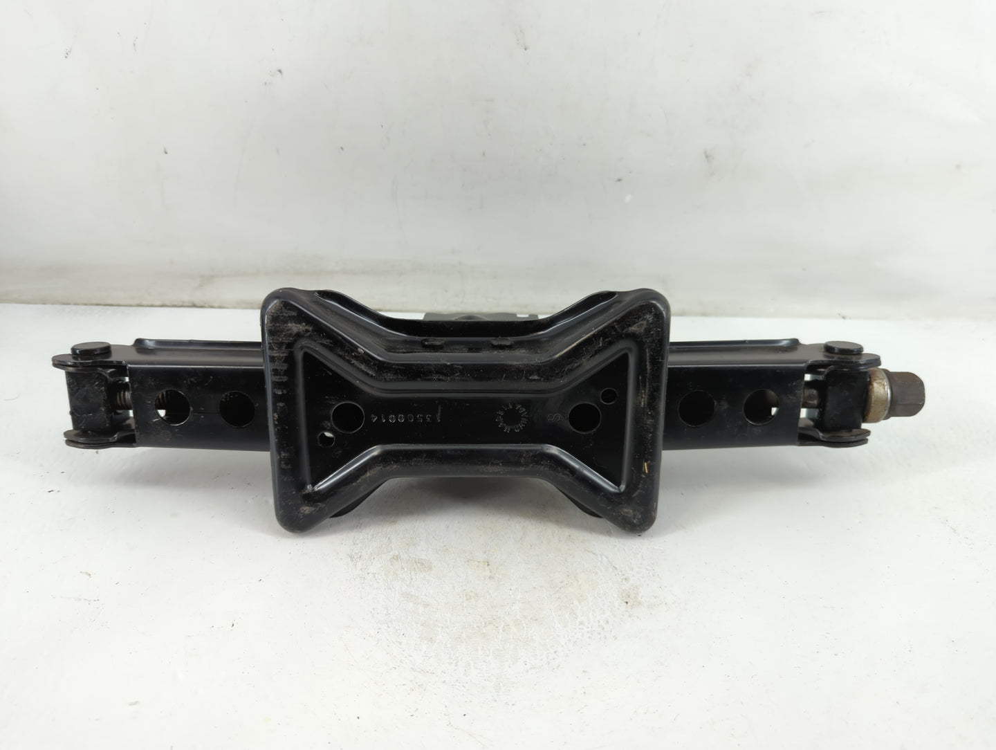2010 Chevrolet Traverse Spare Scissor Car Jack - Oemusedautoparts1.com