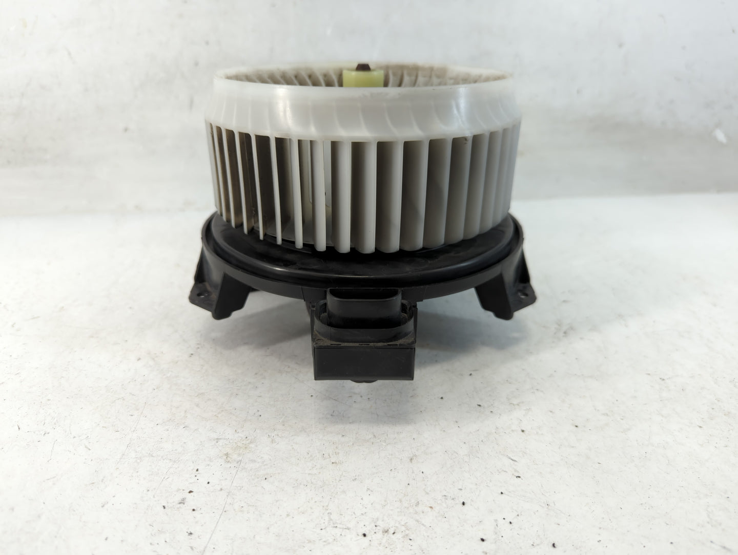 2007-2015 Lincoln Mkx Heater AC Blower Motor P/N:AY272700-5060 Fits Fits 2007 2008 2009 2010 2011 2012 2013 2014 2015 OEM Used Auto Parts - Oemusedautoparts1.com