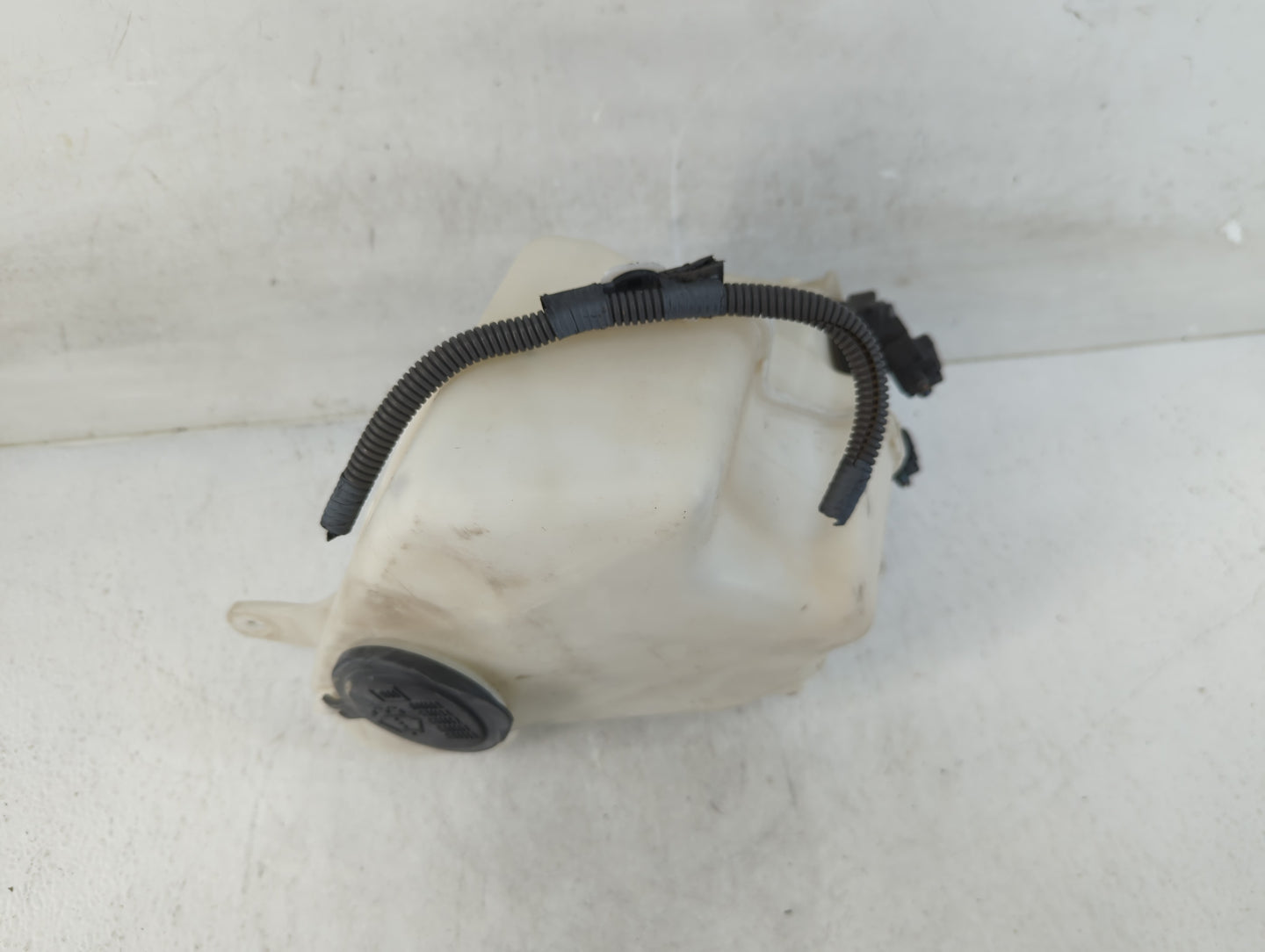 2004-2009 Toyota Prius Windshield Washer Fluid Reservoir Bottle Oem - Oemusedautoparts1.com