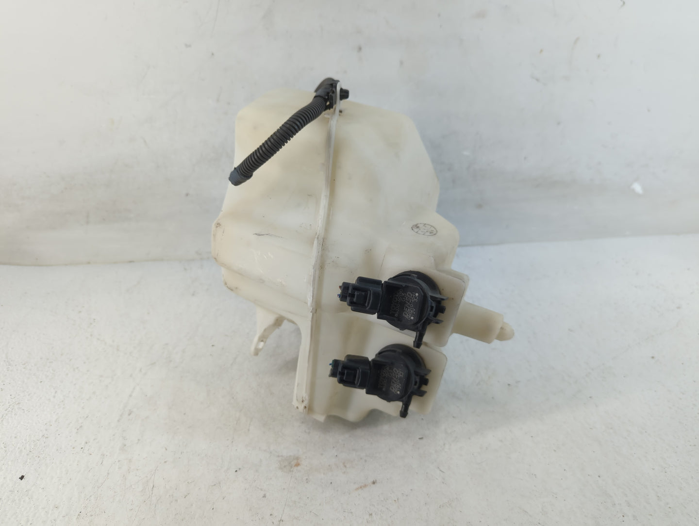 2004-2009 Toyota Prius Windshield Washer Fluid Reservoir Bottle Oem - Oemusedautoparts1.com