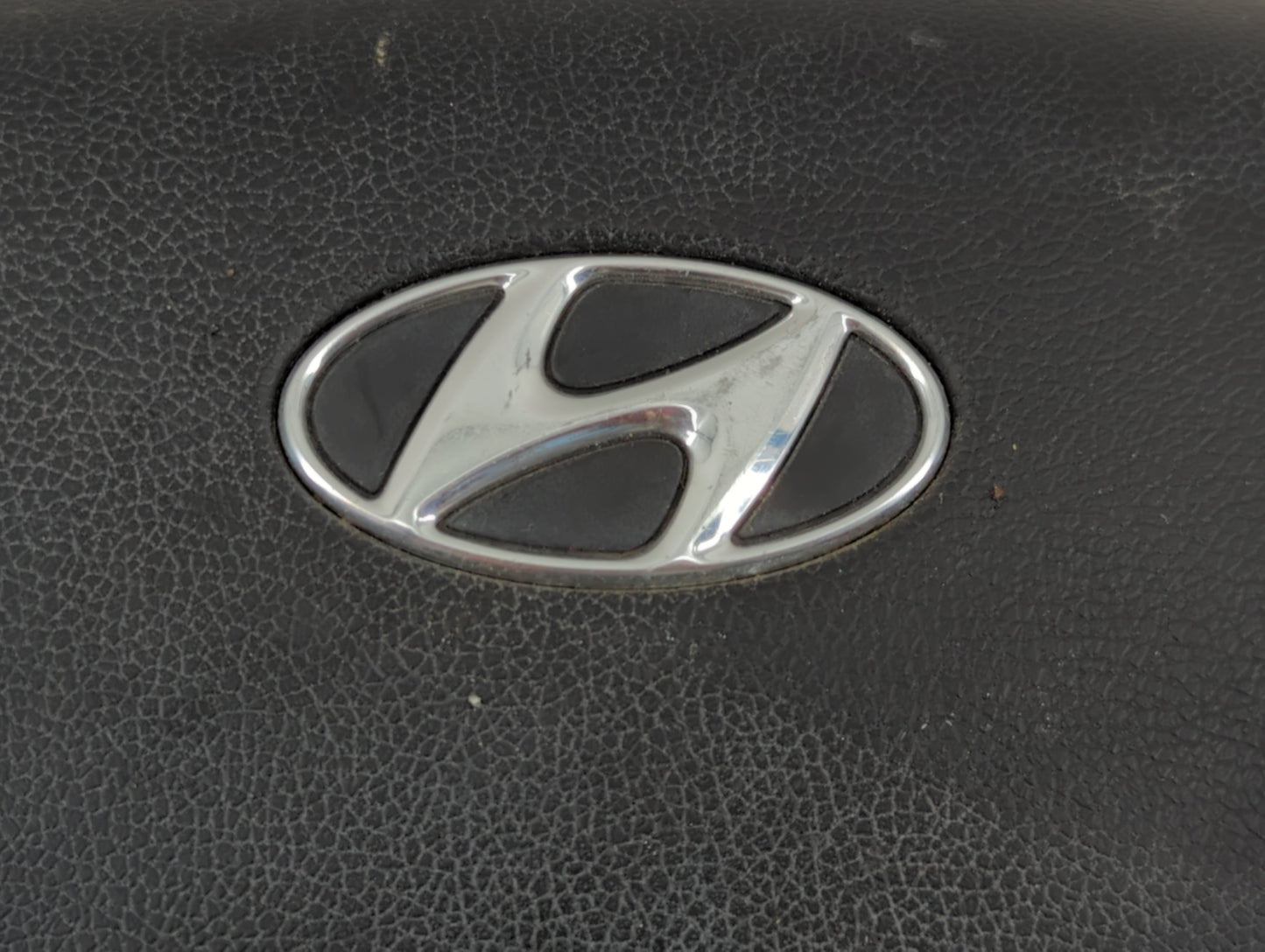 2011 Hyundai Sonata Air Bag Driver Left Steering Wheel Mounted P/N:585W0841294 W 084, 585 BK Fits OEM Used Auto Parts - Oemusedautoparts1.com