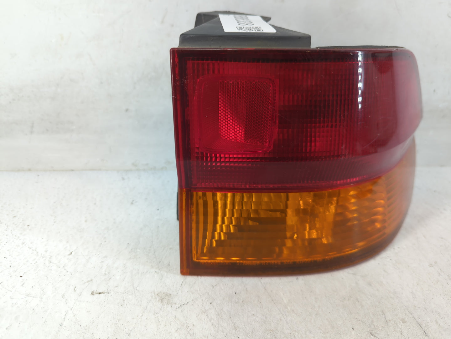 2002-2004 Honda Odyssey Tail Light Assembly Passenger Right OEM P/N:HO2801158 Fits Fits 2002 2003 2004 OEM Used Auto Parts - Oemusedautoparts1.com