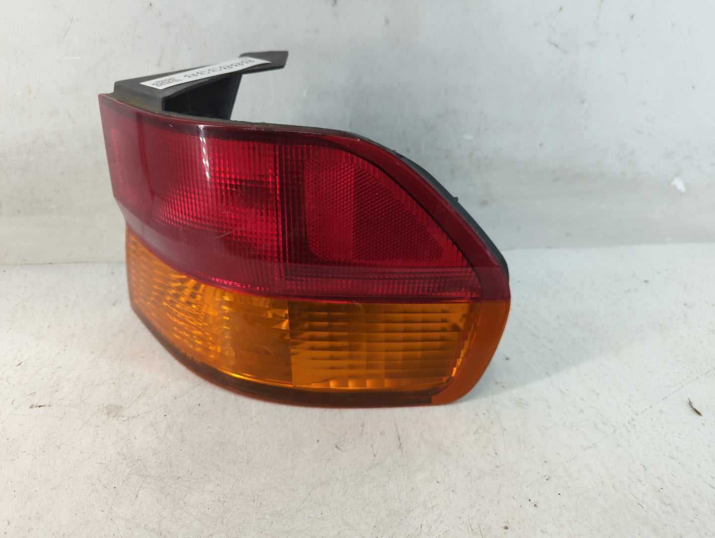 2002-2004 Honda Odyssey Tail Light Assembly Passenger Right OEM P/N:HO2801158 Fits Fits 2002 2003 2004 OEM Used Auto Parts - Oemusedautoparts1.com