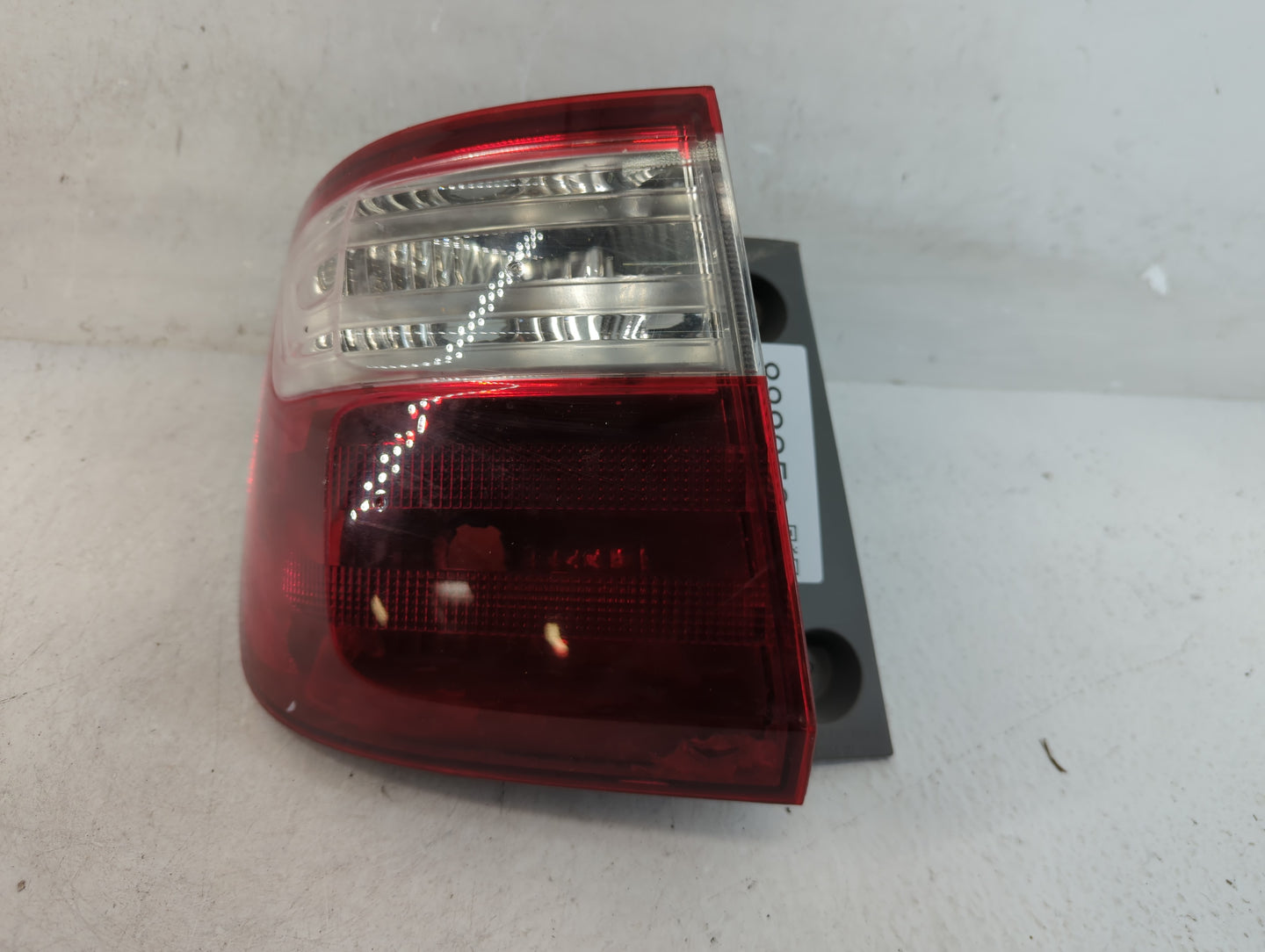 2011-2013 Honda Odyssey Rear Center Lid Brake Light Tail Light P/N:11-6362 Fits Fits 2011 2012 2013 OEM Used Auto Parts - Oemusedautoparts1.com