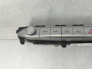 2020-2022 Hyundai Palisade Radio AM FM Cd Player Receiver Replacement P/N:96540S8000SSV Fits Fits 2020 2021 2022 OEM Used Auto Parts