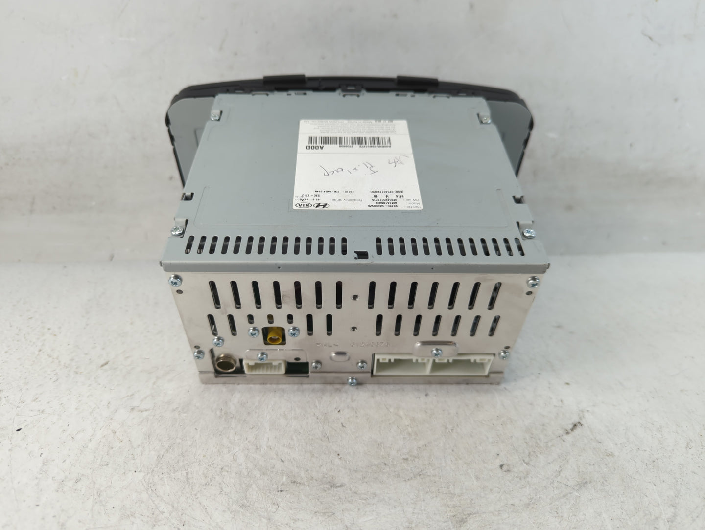 2016-2018 Kia Sorento Radio AM FM Cd Player Receiver Replacement P/N:96180-C6000WK Fits Fits 2016 2017 2018 OEM Used Auto Parts - Oemusedautoparts1.com