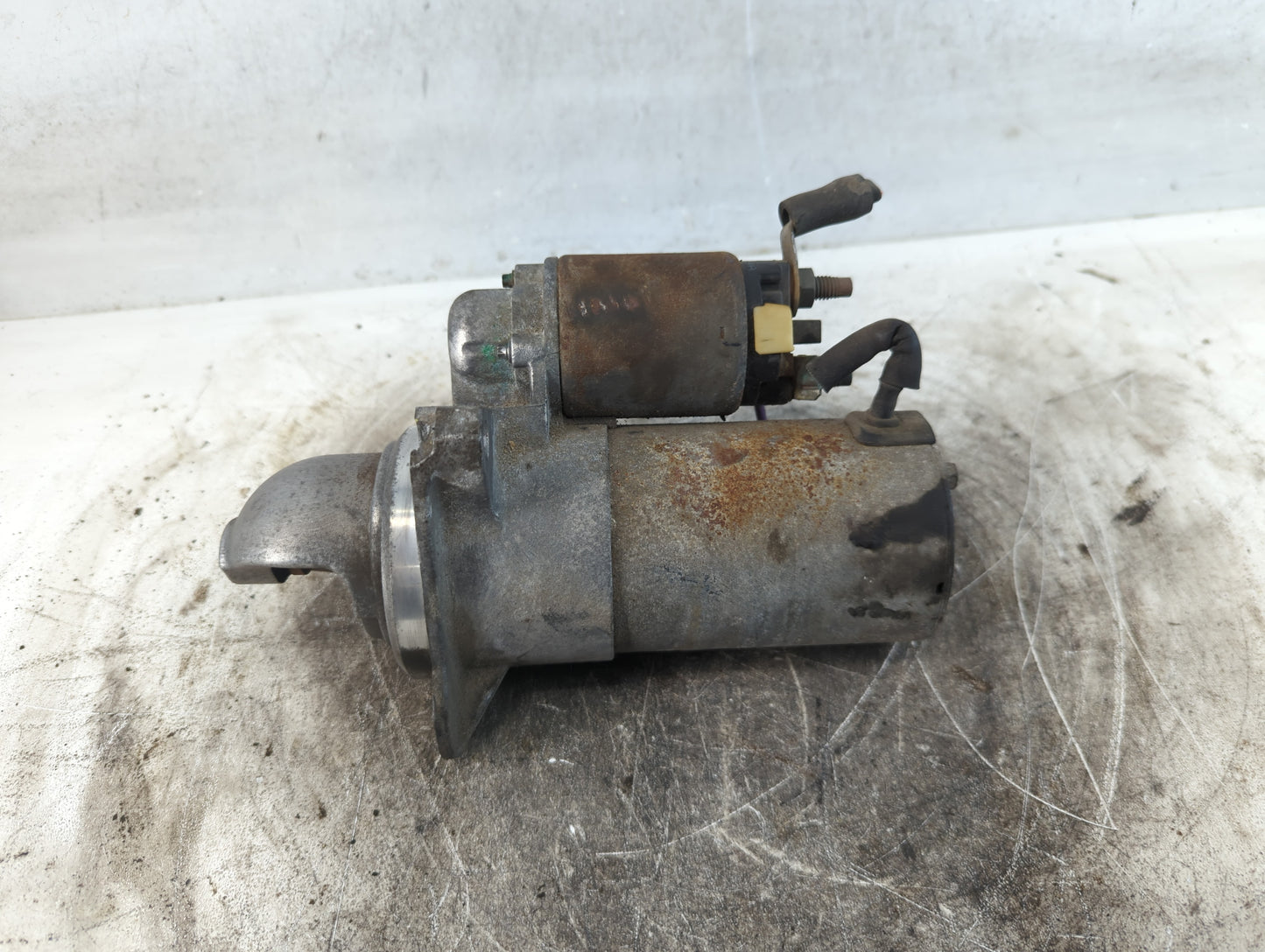 2004-2005 Gmc Envoy Xl Car Starter Motor Solenoid OEM Fits Fits 2004 2005 2006 OEM Used Auto Parts - Oemusedautoparts1.com