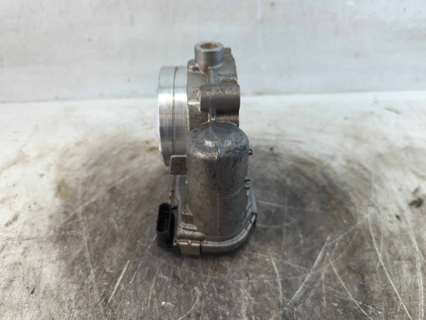 2011-2019 Dodge Journey Throttle Body P/N:05184349AC Fits Fits 2011 2012 2013 2014 2015 2016 2017 2018 2019 2020 2021 2022 OEM Used Auto Parts - Oemusedautoparts1.com