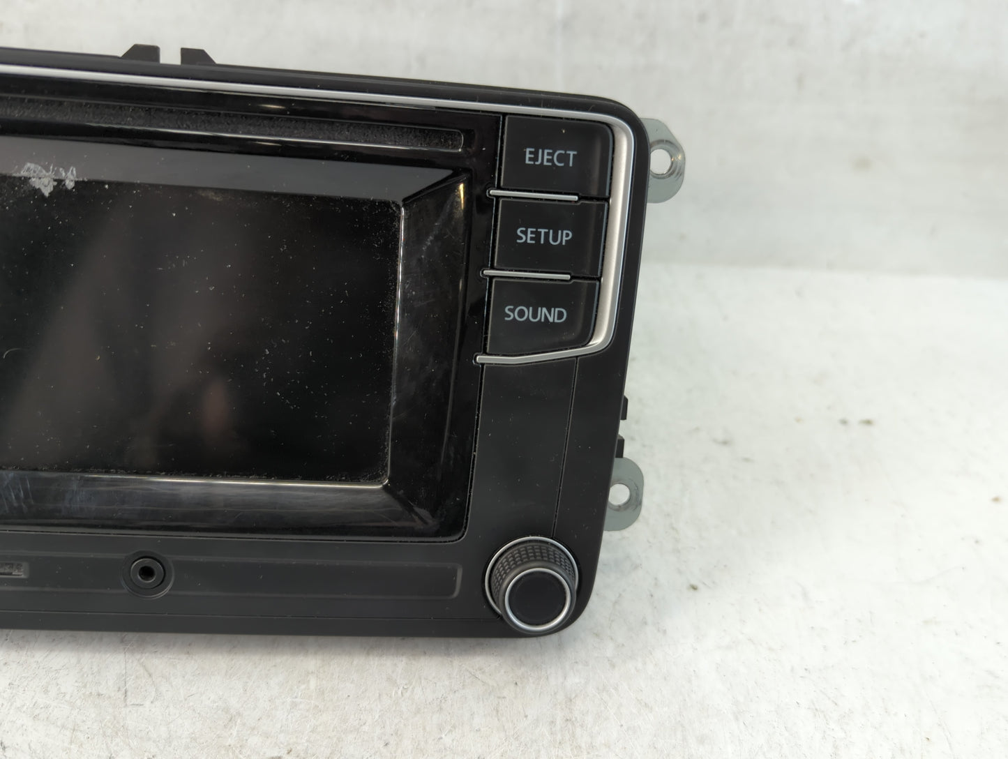2016-2017 Volkswagen Jetta Radio AM FM Cd Player Receiver Replacement P/N:561 035 150 A Fits Fits 2013 2014 2015 2016 2017 OEM Used Auto Parts