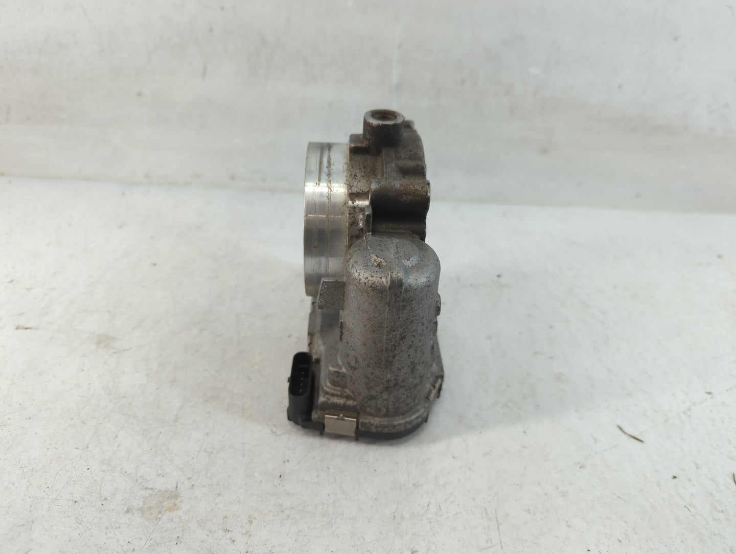 2011-2016 Chrysler Town & Country Throttle Body P/N:05184349AC Fits OEM Used Auto Parts - Oemusedautoparts1.com