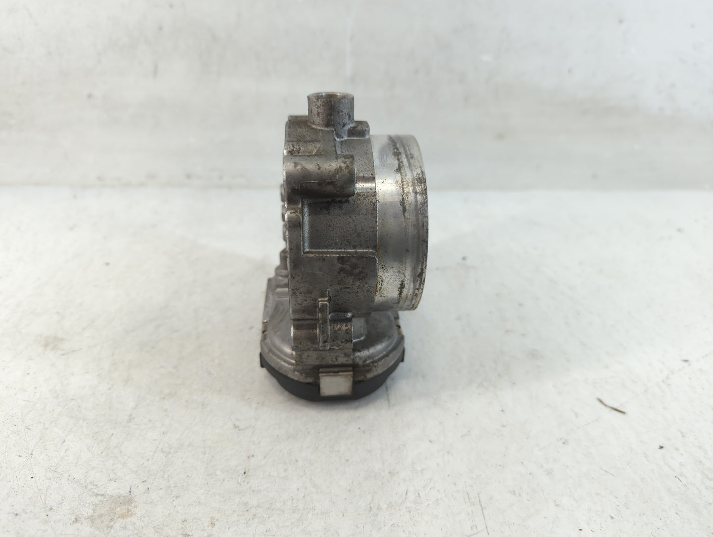 2011-2016 Chrysler Town & Country Throttle Body P/N:05184349AC Fits OEM Used Auto Parts - Oemusedautoparts1.com