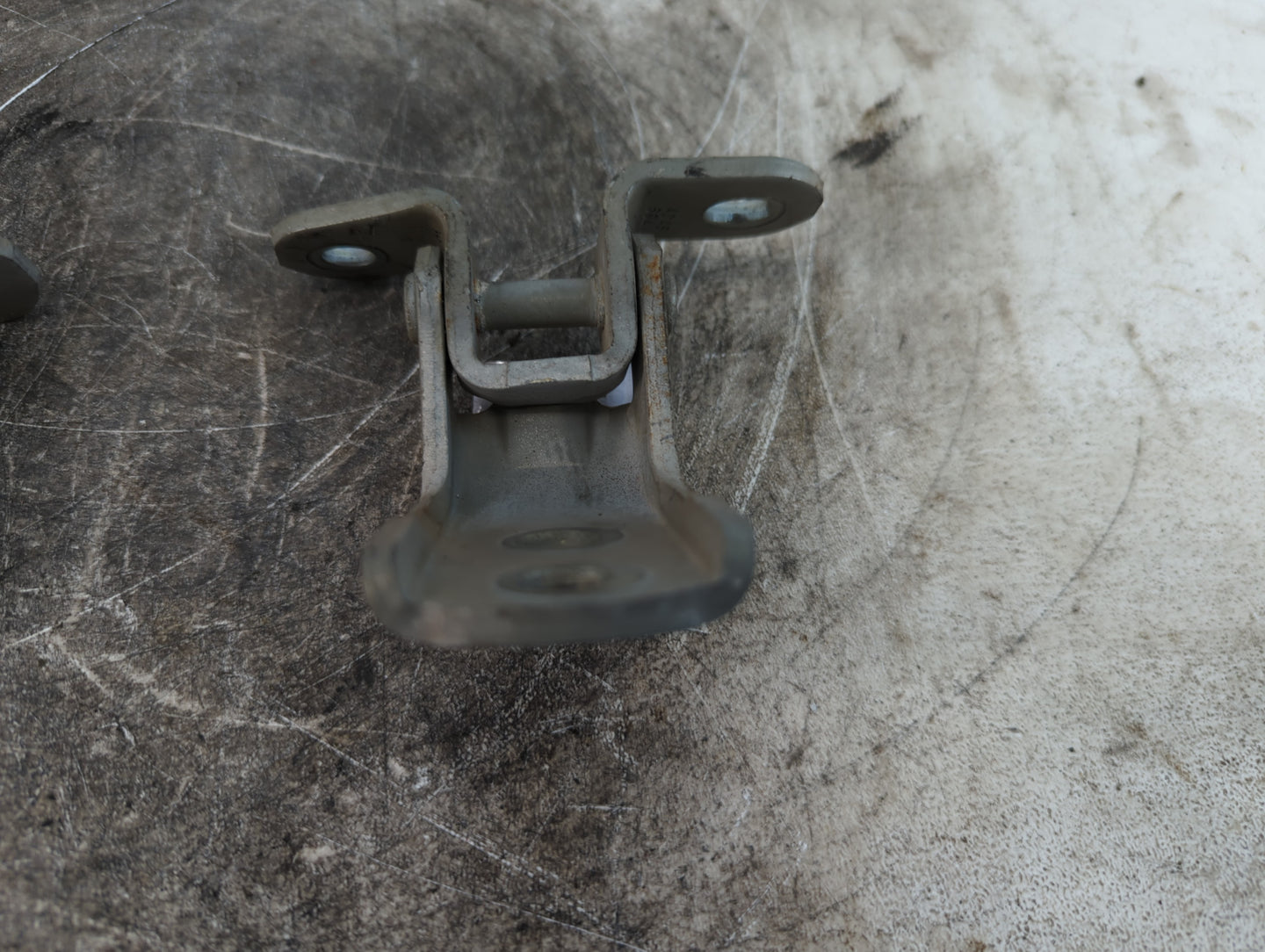 2010 Toyota Prius Driver Left Hood Hinge - Oemusedautoparts1.com