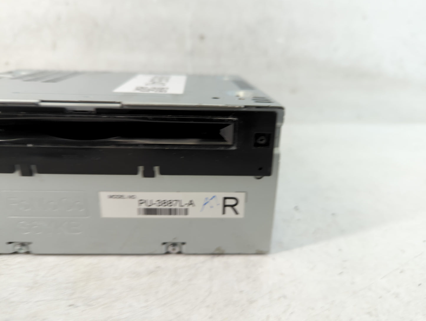 2013 Ford Edge Radio AM FM Cd Player Receiver Replacement P/N:DT4T-19C107-FA Fits OEM Used Auto Parts - Oemusedautoparts1.com